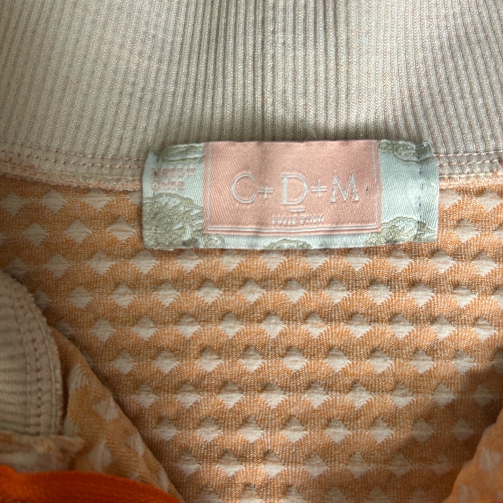 5/$25 C+D+M Cropped and Textured Athletic Zip Up Jacket Size medium - Picture 3 of 8